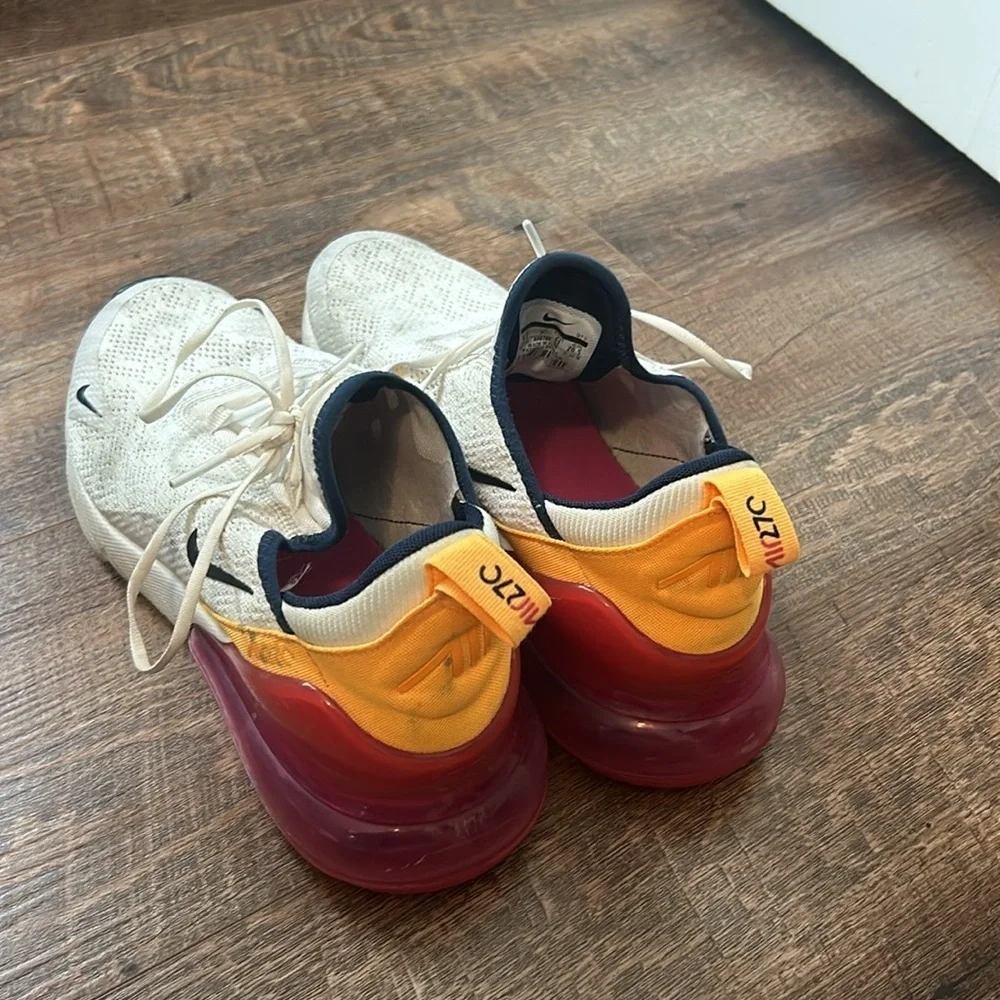 Nike 270s - Picture 3 of 3